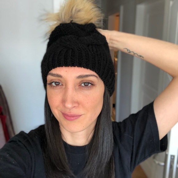 trunk 29 Accessories - SOLD Pom Pom Beanie Hat NWT